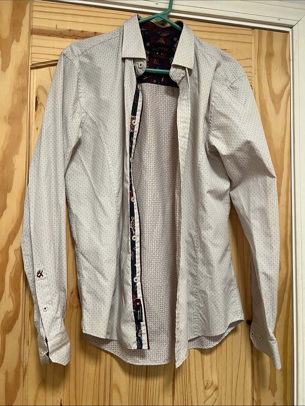 Buckle Light Gray Patterned Men's Button-Down Shirt with Navy Trim